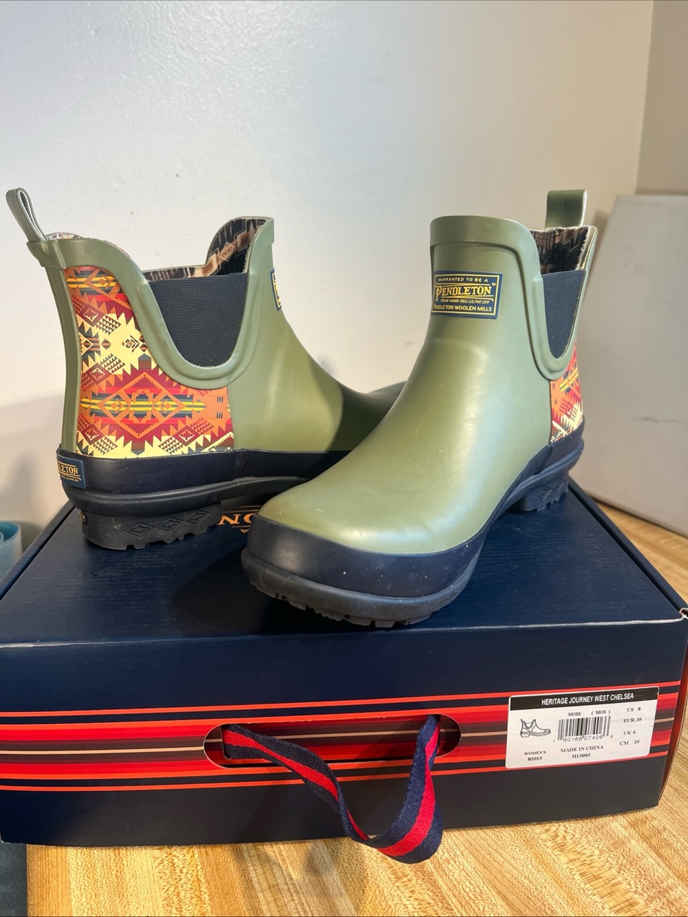Pendleton Ankle Boots Journey West Chelsea Moss Green Rubber Sz 8 Aztec NIB